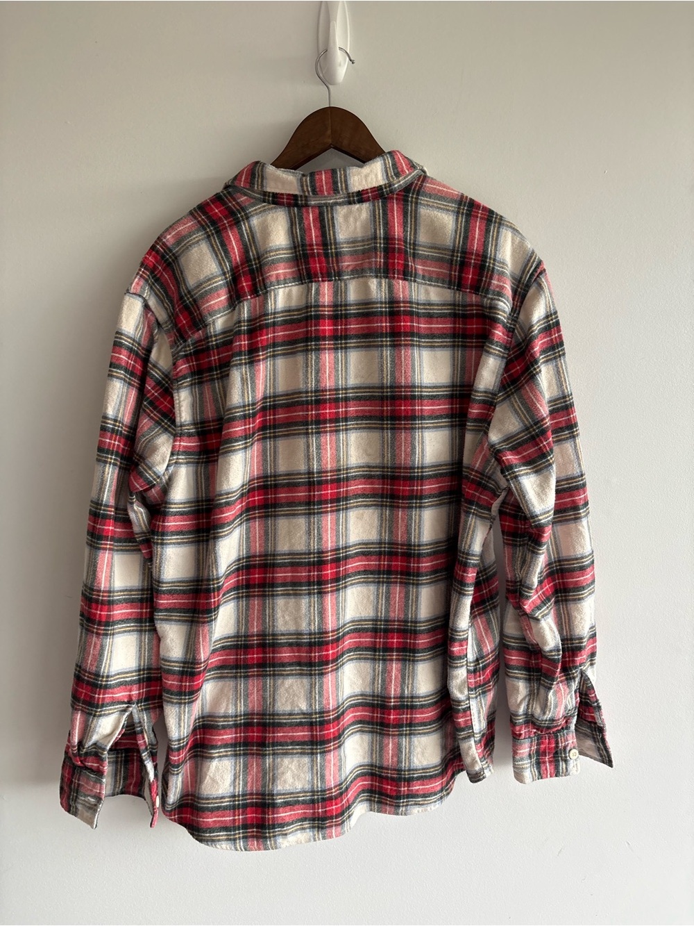 American Eagle Outfitters Plaid Flannel Button Down Shirt XXL Red Cream Cotton - Picture 10 of 10